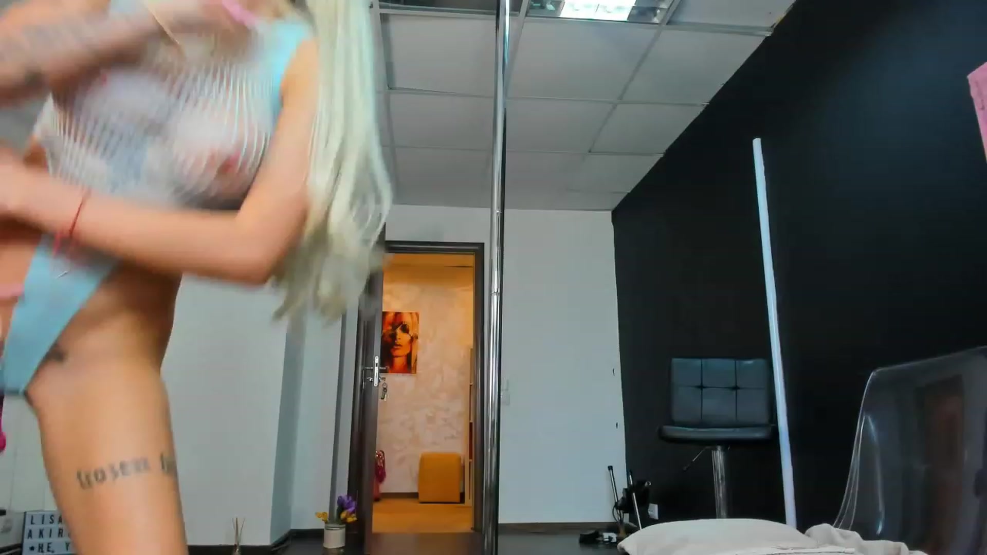 Gallery image thumbnail from AkiraLisa's myfreecams stream on, 05/26/2023, 11:41 image 17 of 20