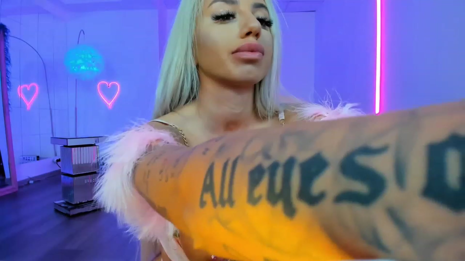 Gallery image thumbnail from AkiraLisa's myfreecams stream on, 03/19/2024, 09:22 image 16 of 20