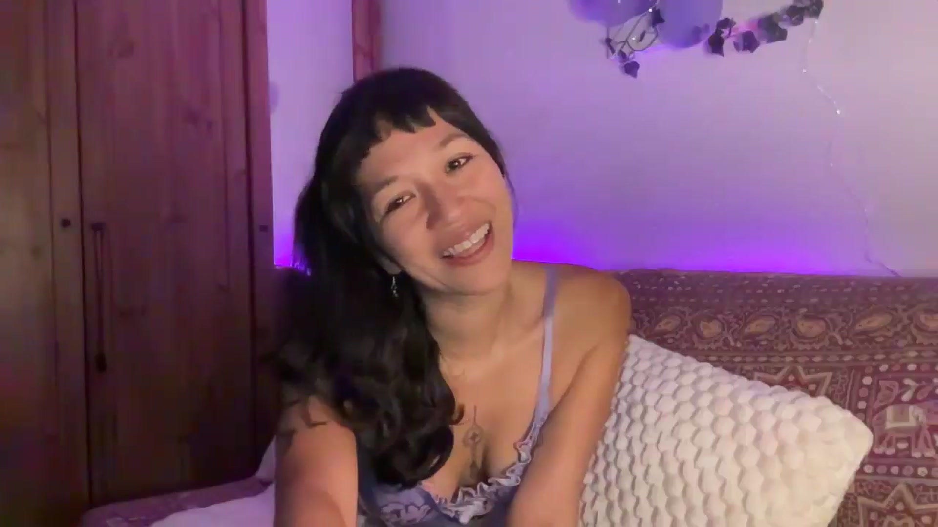 Gallery image thumbnail from AkiraSkye's myfreecams stream on, 11/03/2025, 07:36 image 10 of 20