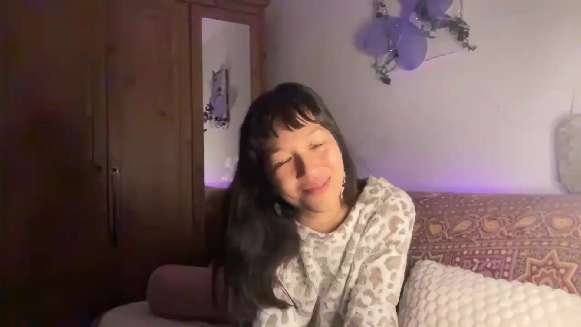 Gallery image thumbnail from AkiraSkye's myfreecams stream on, 11/20/2025, 07:38 image 6 of 20