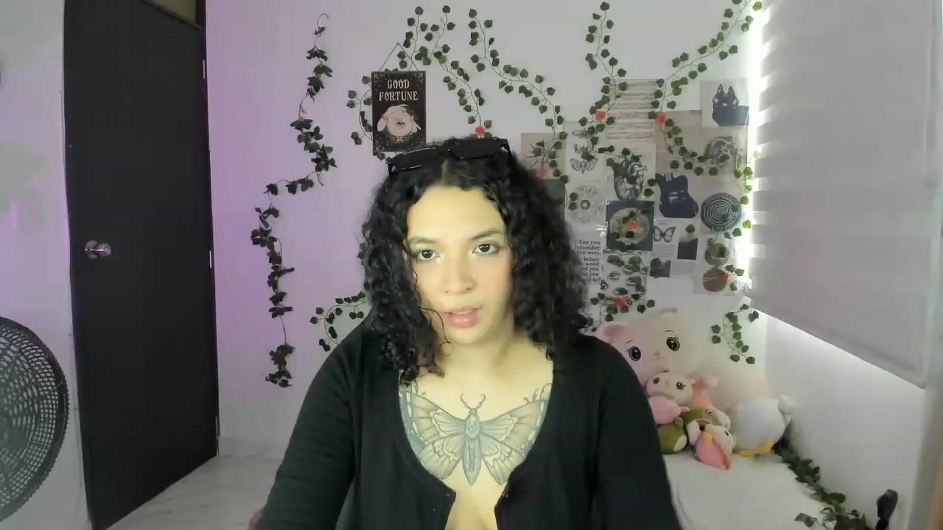 Gallery image thumbnail from Akira_Fire's myfreecams stream on, 04/11/2023, 23:48 image 8 of 20