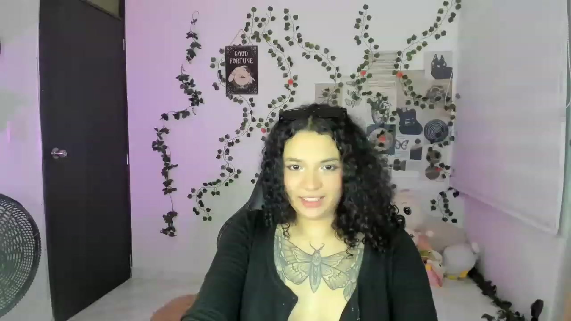 Gallery image thumbnail from Akira_Fire's myfreecams stream on, 04/11/2023, 23:48 image 16 of 20