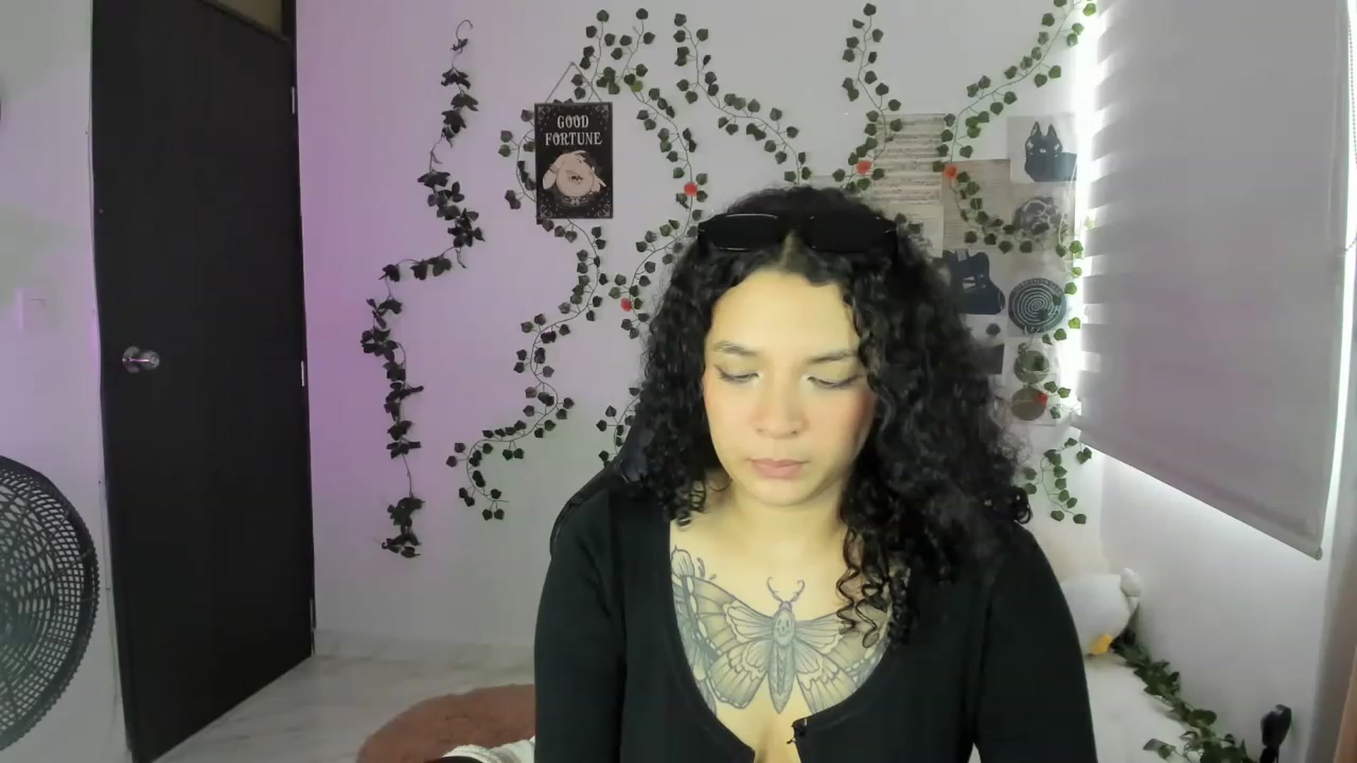 Gallery image thumbnail from Akira_Fire's myfreecams stream on, 04/11/2023, 23:48 image 6 of 20