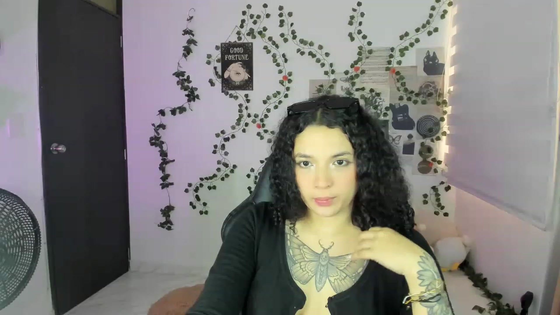 Gallery image thumbnail from Akira_Fire's myfreecams stream on, 04/11/2023, 23:48 image 12 of 20