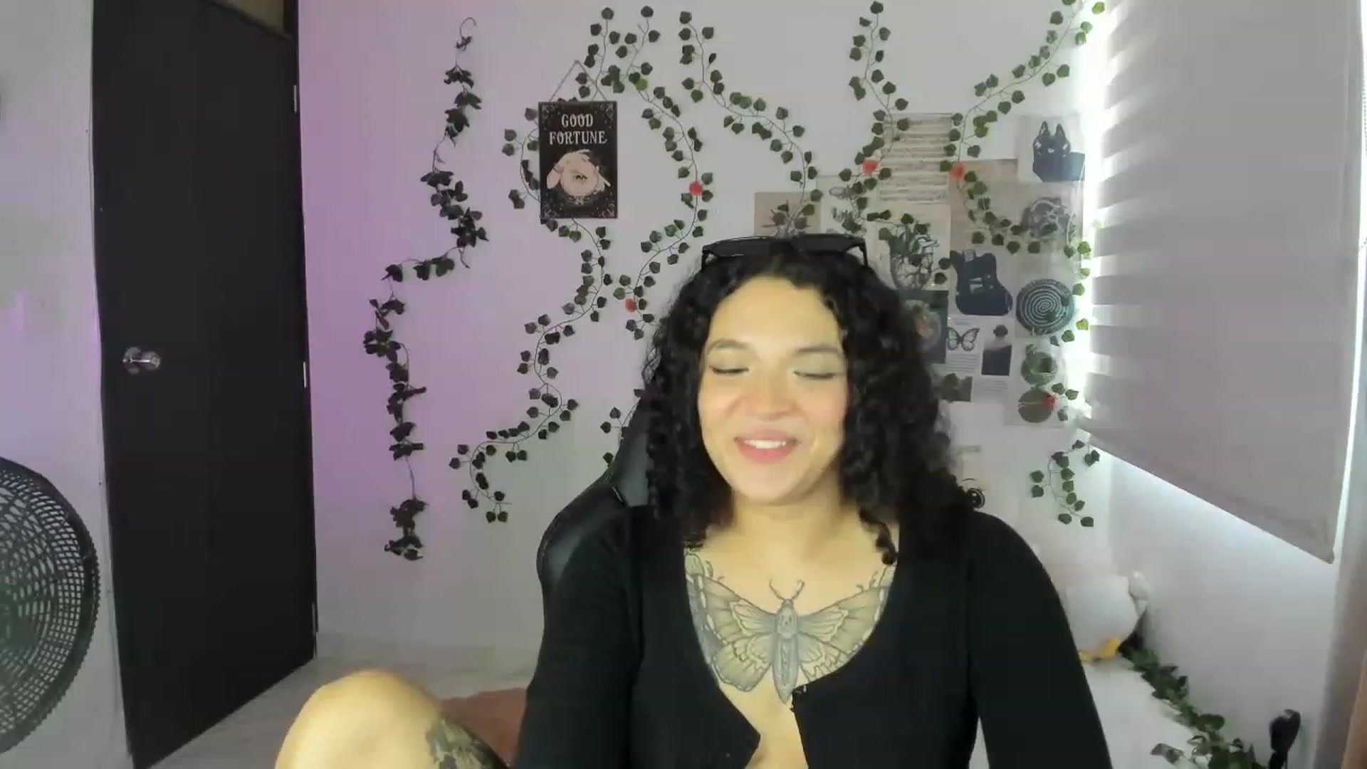 Gallery image thumbnail from Akira_Fire's myfreecams stream on, 04/11/2023, 23:48 image 1 of 20