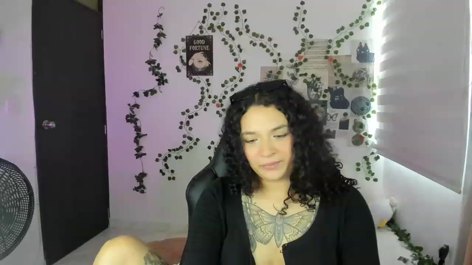 Gallery image thumbnail from Akira_Fire's myfreecams stream on, 04/11/2023, 23:48 image 2 of 20