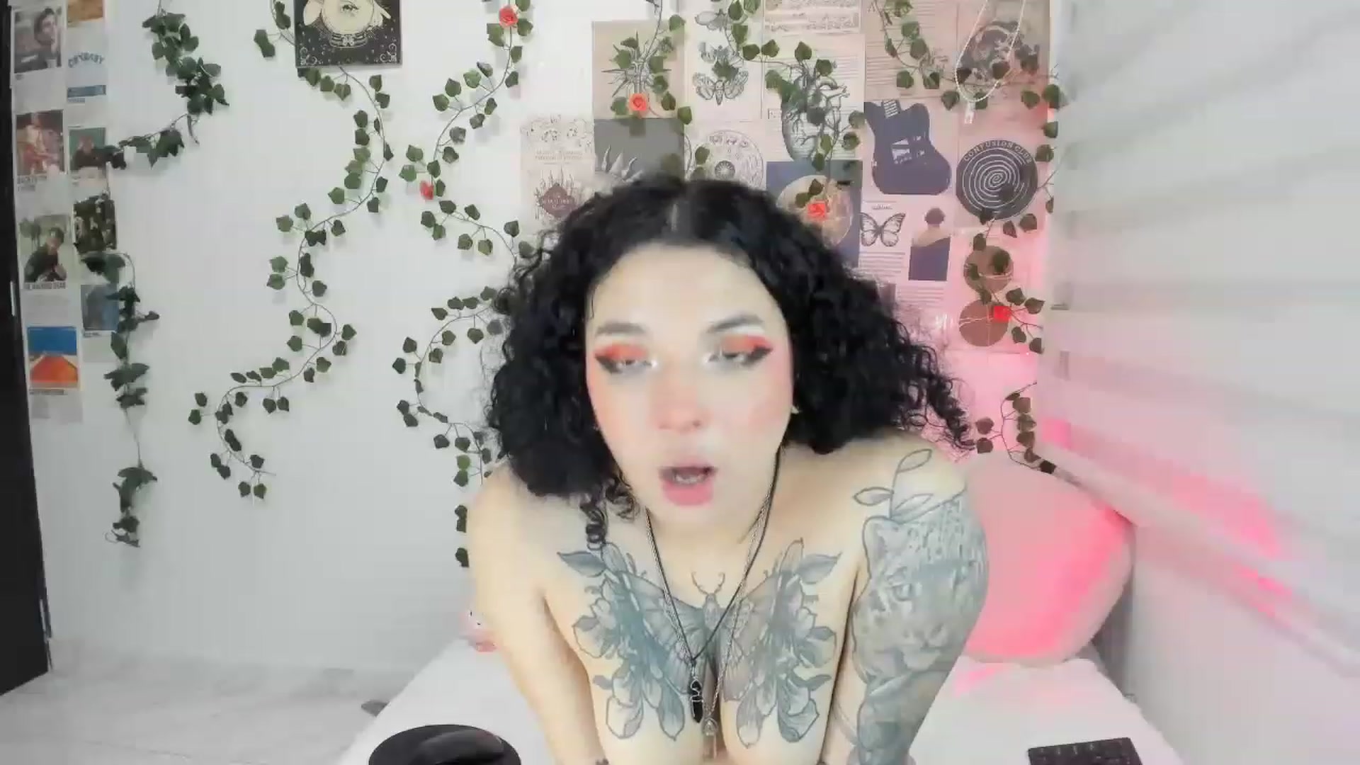 Gallery image thumbnail from Akira_Fire's myfreecams stream on, 05/24/2023, 05:01 image 10 of 20