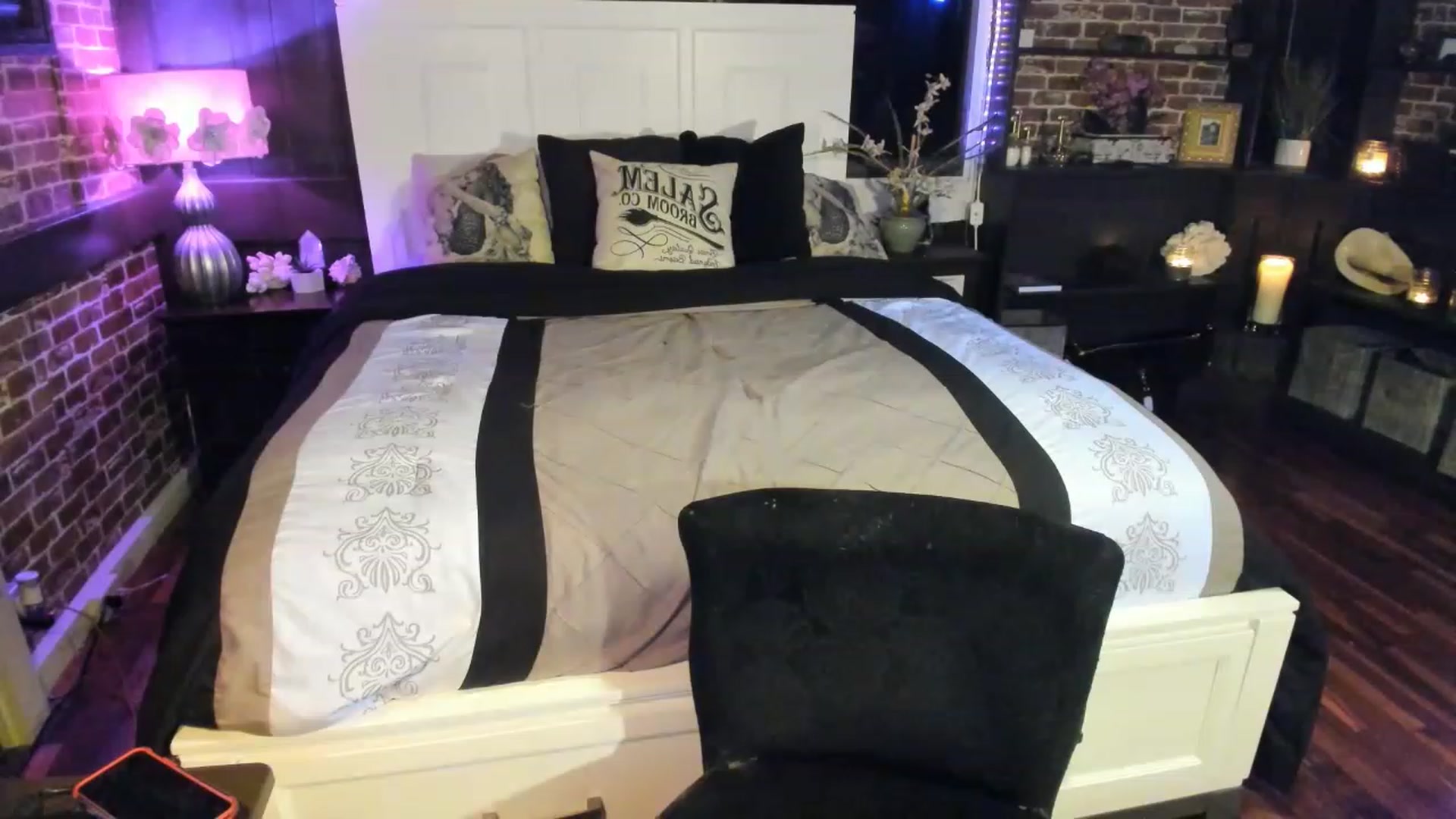 Gallery image thumbnail from AlabamaWhirly's myfreecams stream on, 01/07/2023, 09:06 image 1 of 20