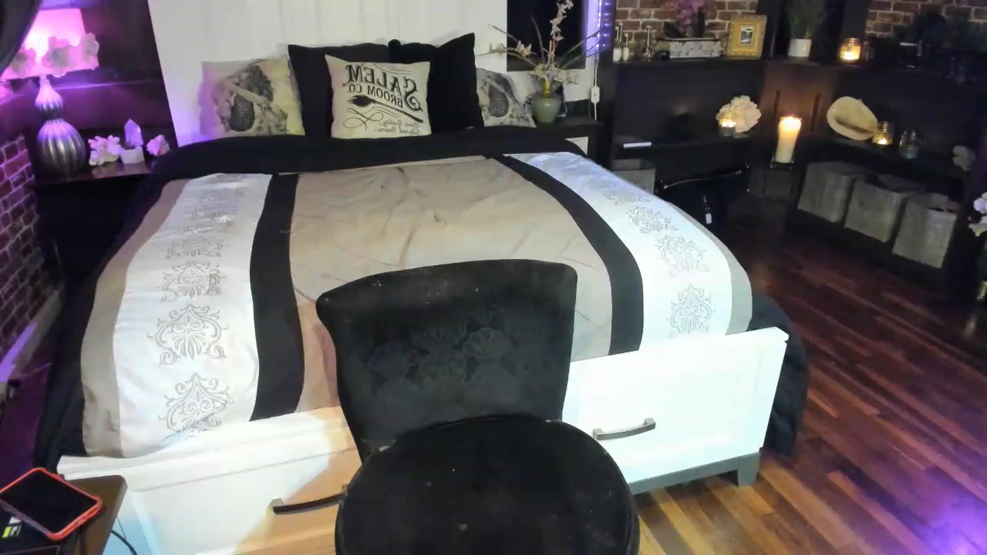 Gallery image thumbnail from AlabamaWhirly's myfreecams stream on, 01/07/2023, 09:06 image 7 of 20