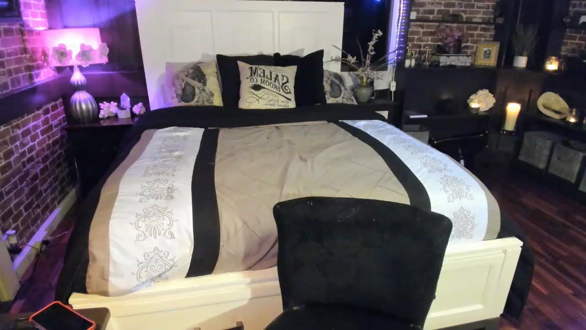Gallery image thumbnail from AlabamaWhirly's myfreecams stream on, 01/07/2023, 09:06 image 2 of 20