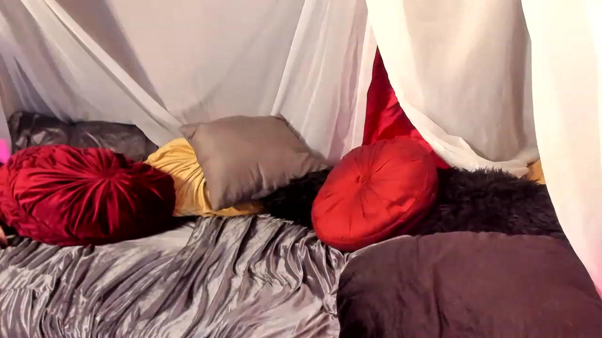 Gallery image thumbnail from AlabamaWhirly's myfreecams stream on, 02/27/2023, 17:10 image 12 of 20