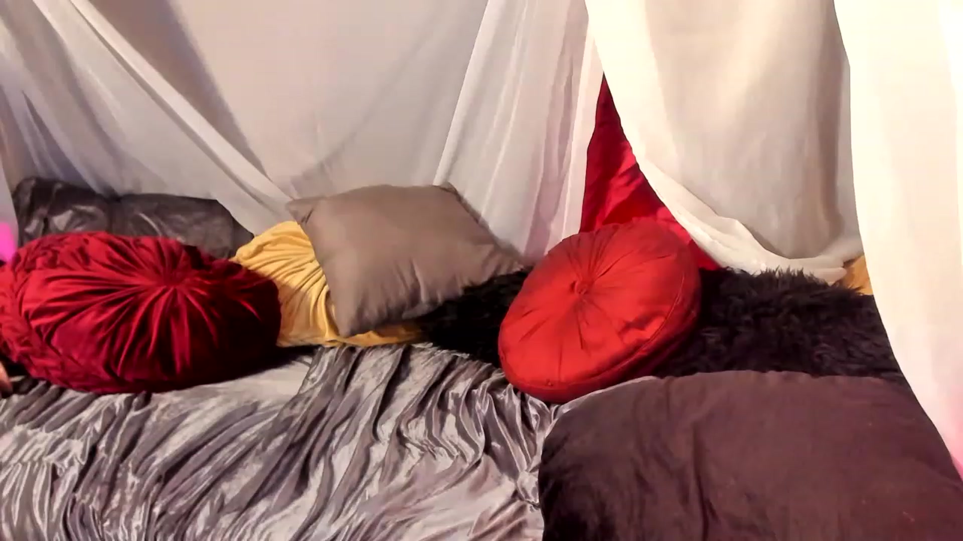Gallery image thumbnail from AlabamaWhirly's myfreecams stream on, 02/27/2023, 17:10 image 11 of 20