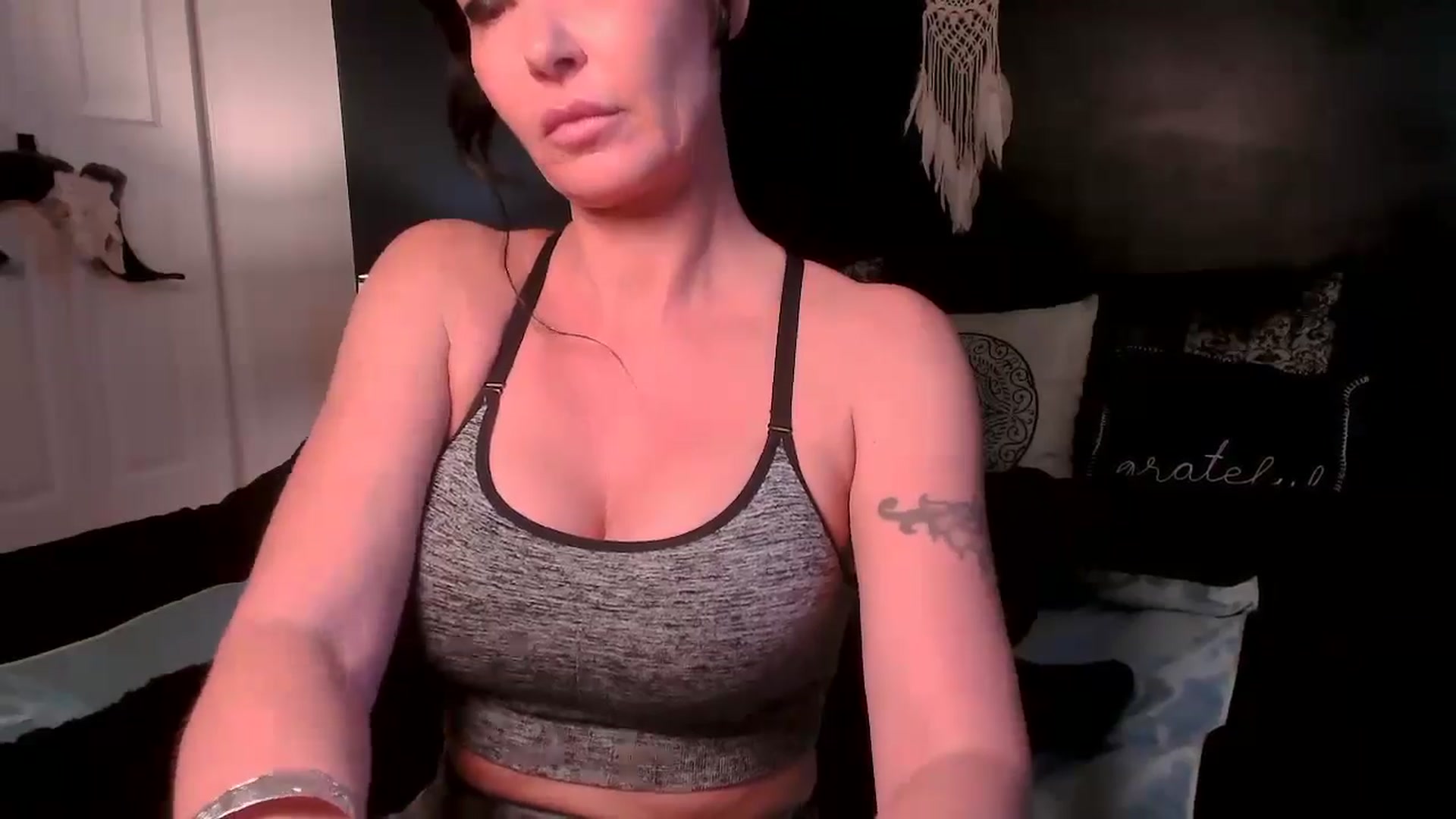 Gallery image thumbnail from AlabamaWhirly's myfreecams stream on, 07/01/2024, 16:56 image 3 of 20