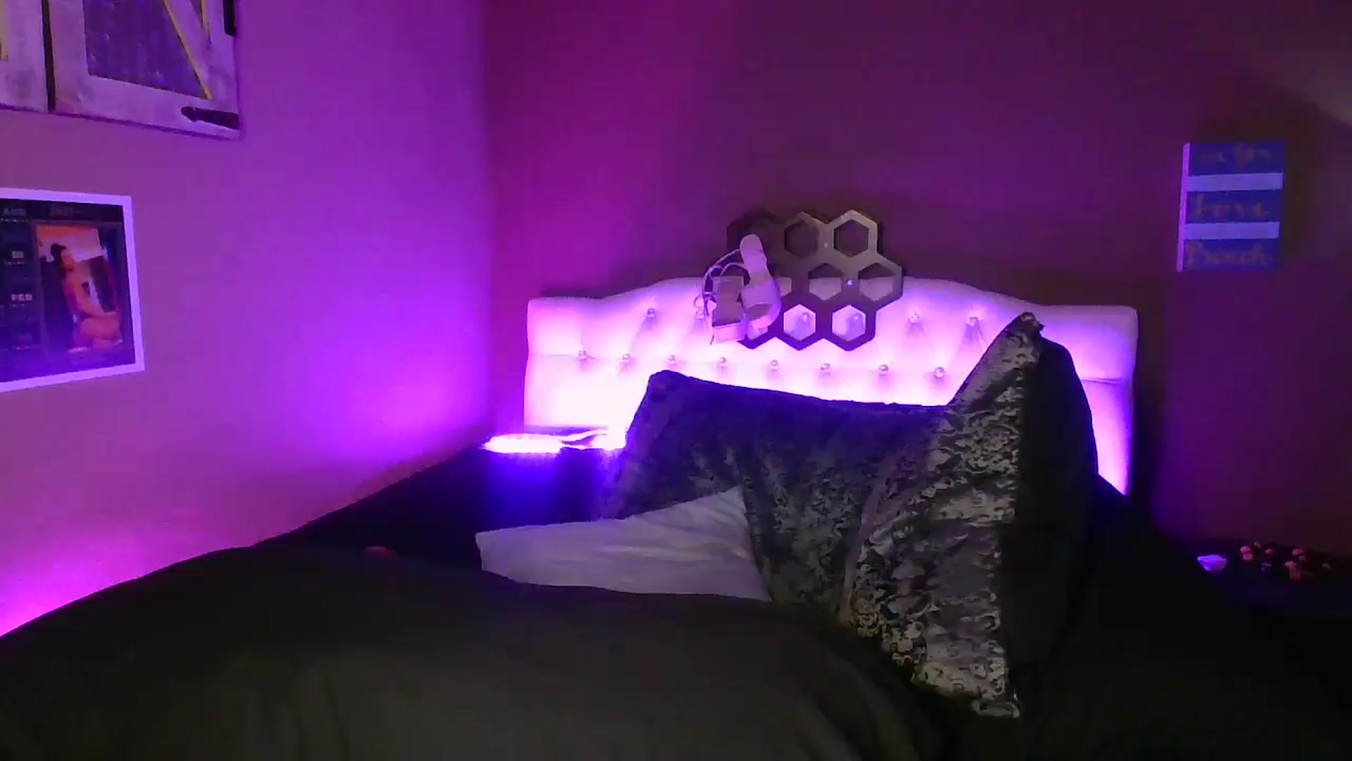 Gallery image thumbnail from AlabamaWhirly's myfreecams stream on, 07/30/2025, 16:08 image 6 of 20