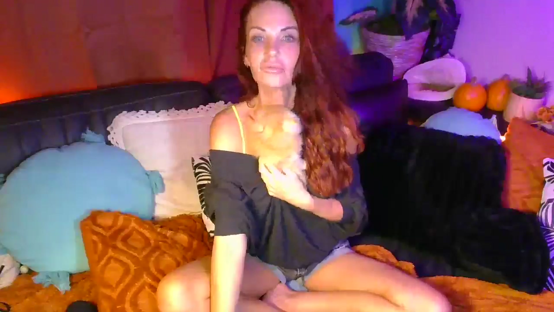 Gallery image thumbnail from AlabamaWhirly's myfreecams stream on, 10/02/2025, 13:59 image 10 of 20