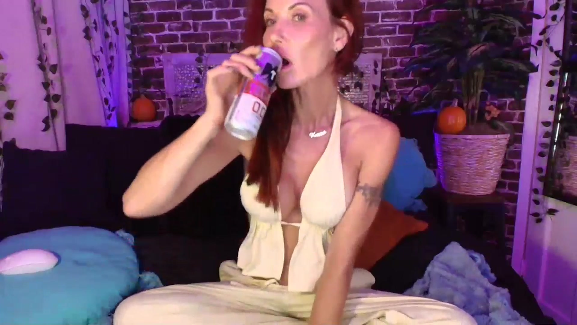 Gallery image thumbnail from AlabamaWhirly's myfreecams stream on, 10/11/2025, 05:32 image 3 of 20