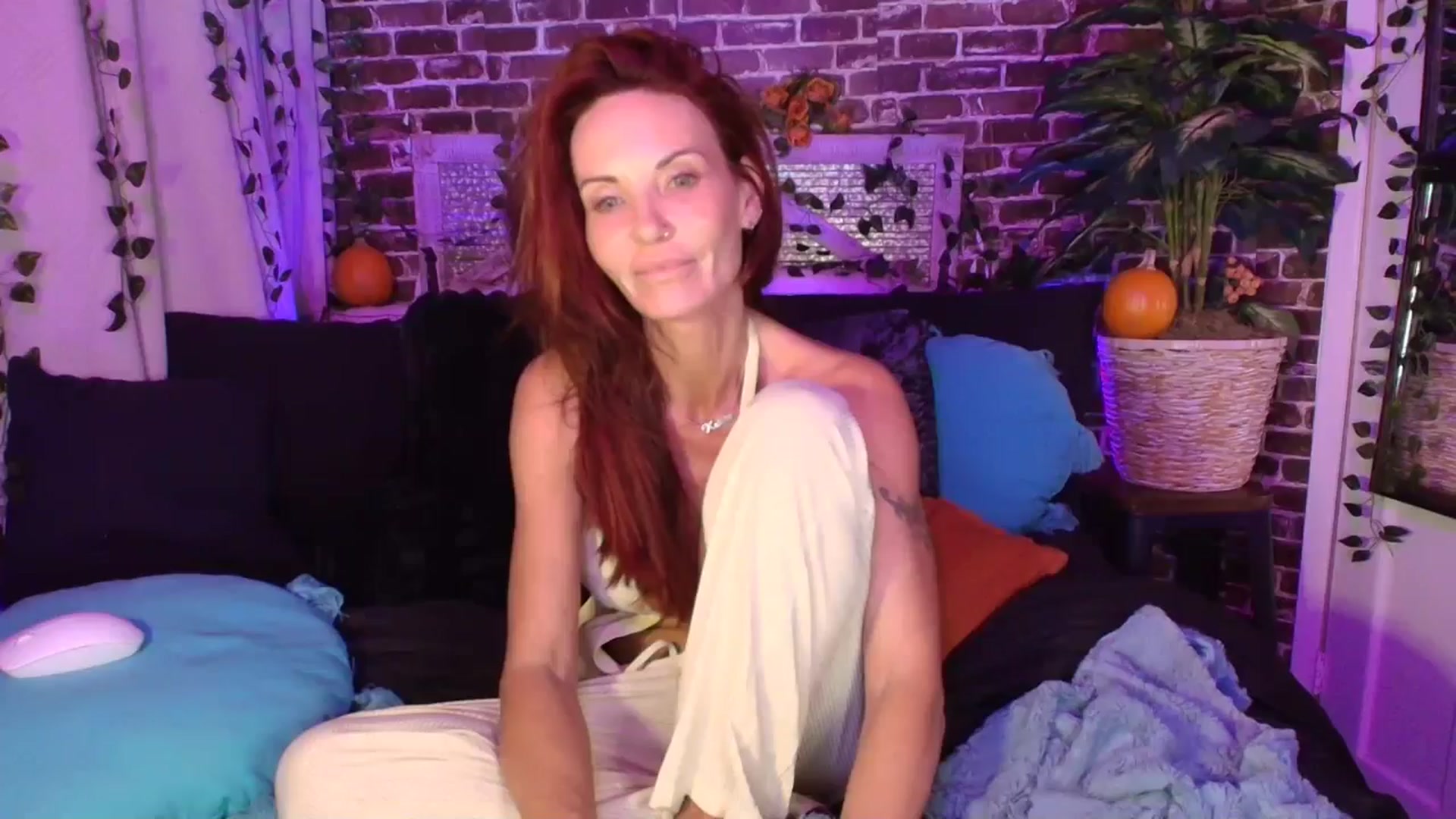 Gallery image thumbnail from AlabamaWhirly's myfreecams stream on, 10/11/2025, 05:32 image 17 of 20