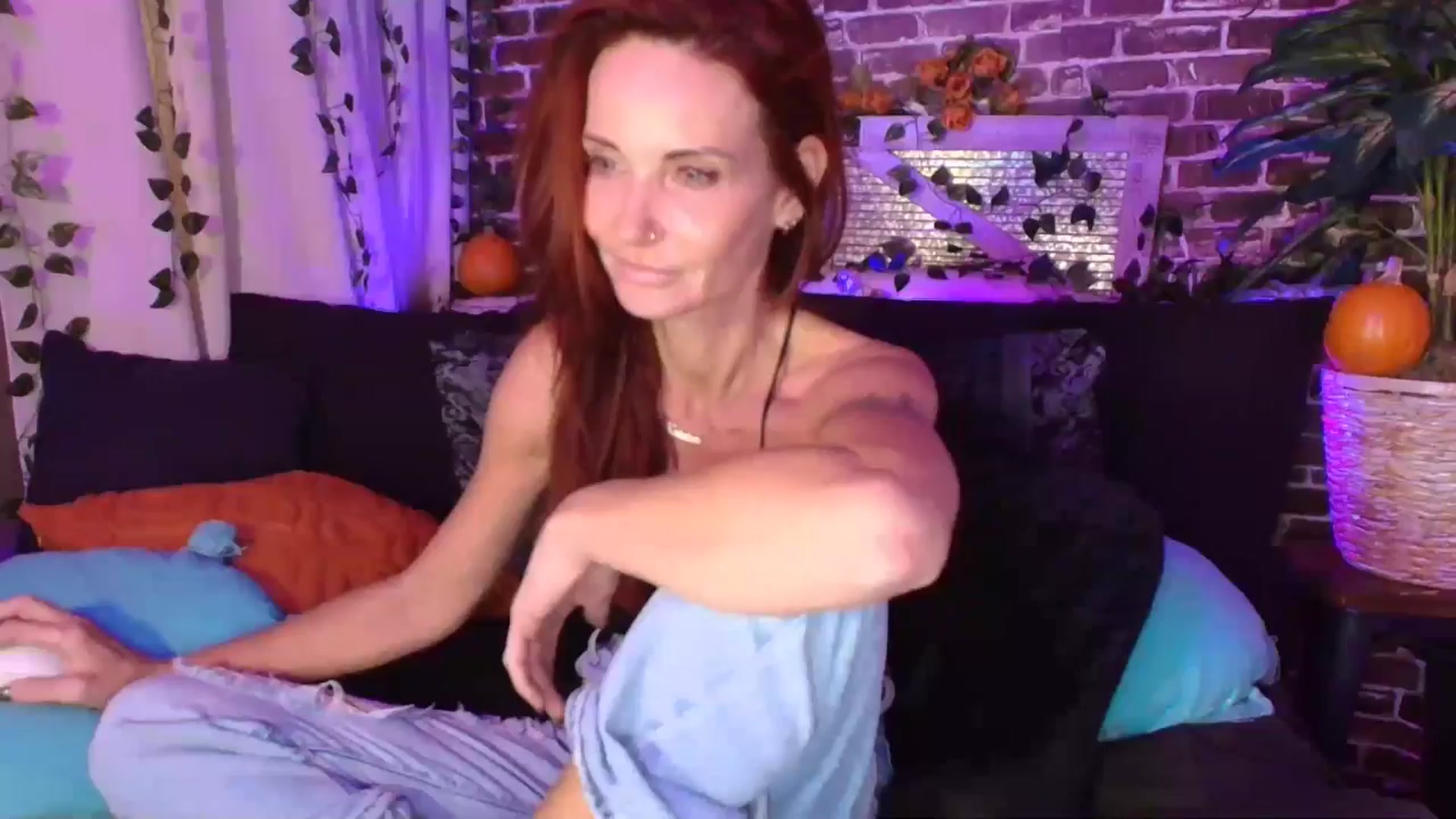 Gallery image thumbnail from AlabamaWhirly's myfreecams stream on, 10/11/2025, 22:17 image 20 of 20