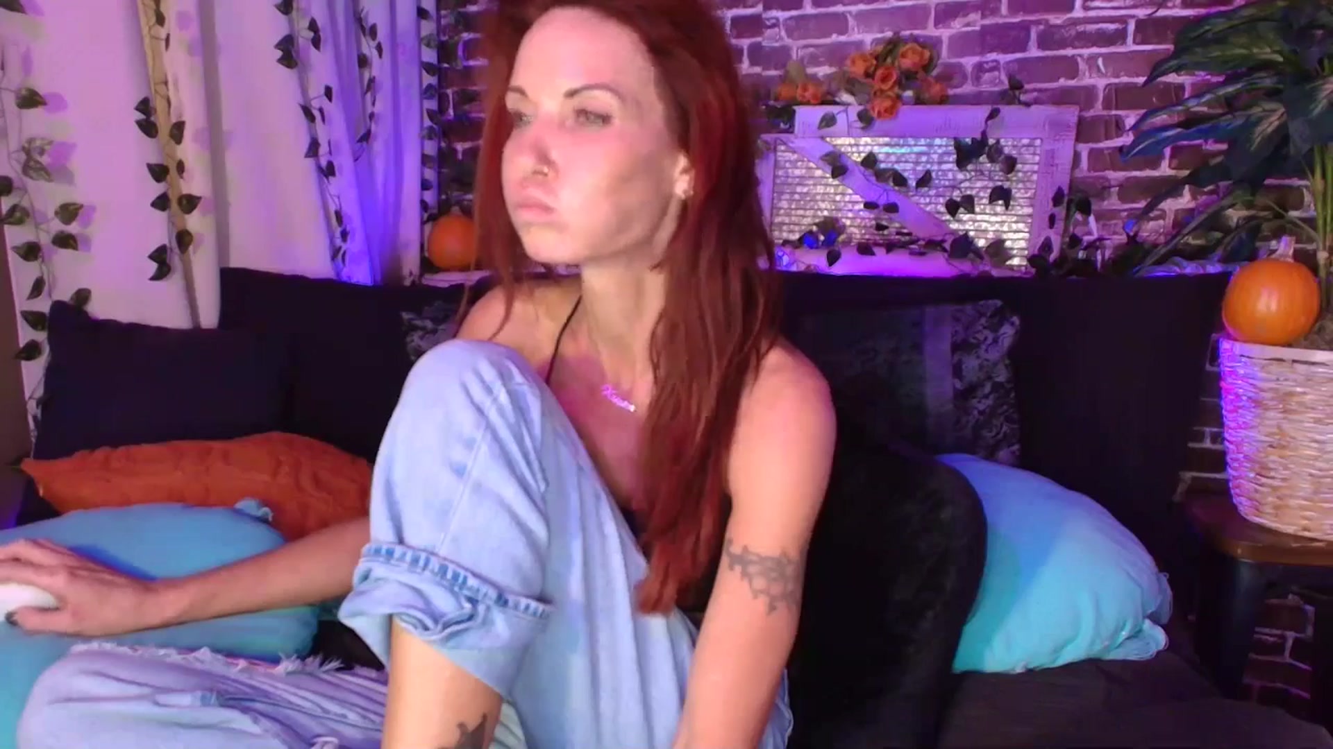 Gallery image thumbnail from AlabamaWhirly's myfreecams stream on, 10/11/2025, 22:17 image 6 of 20