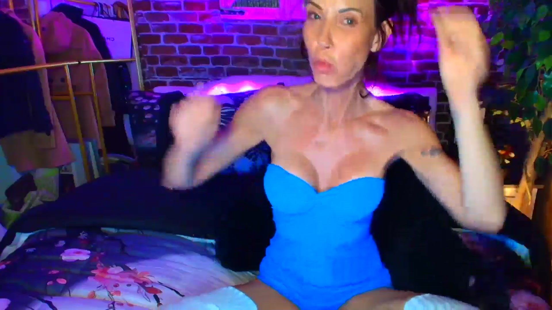 Gallery image thumbnail from AlabamaWhirly's myfreecams stream on, 11/27/2025, 08:20 image 11 of 20
