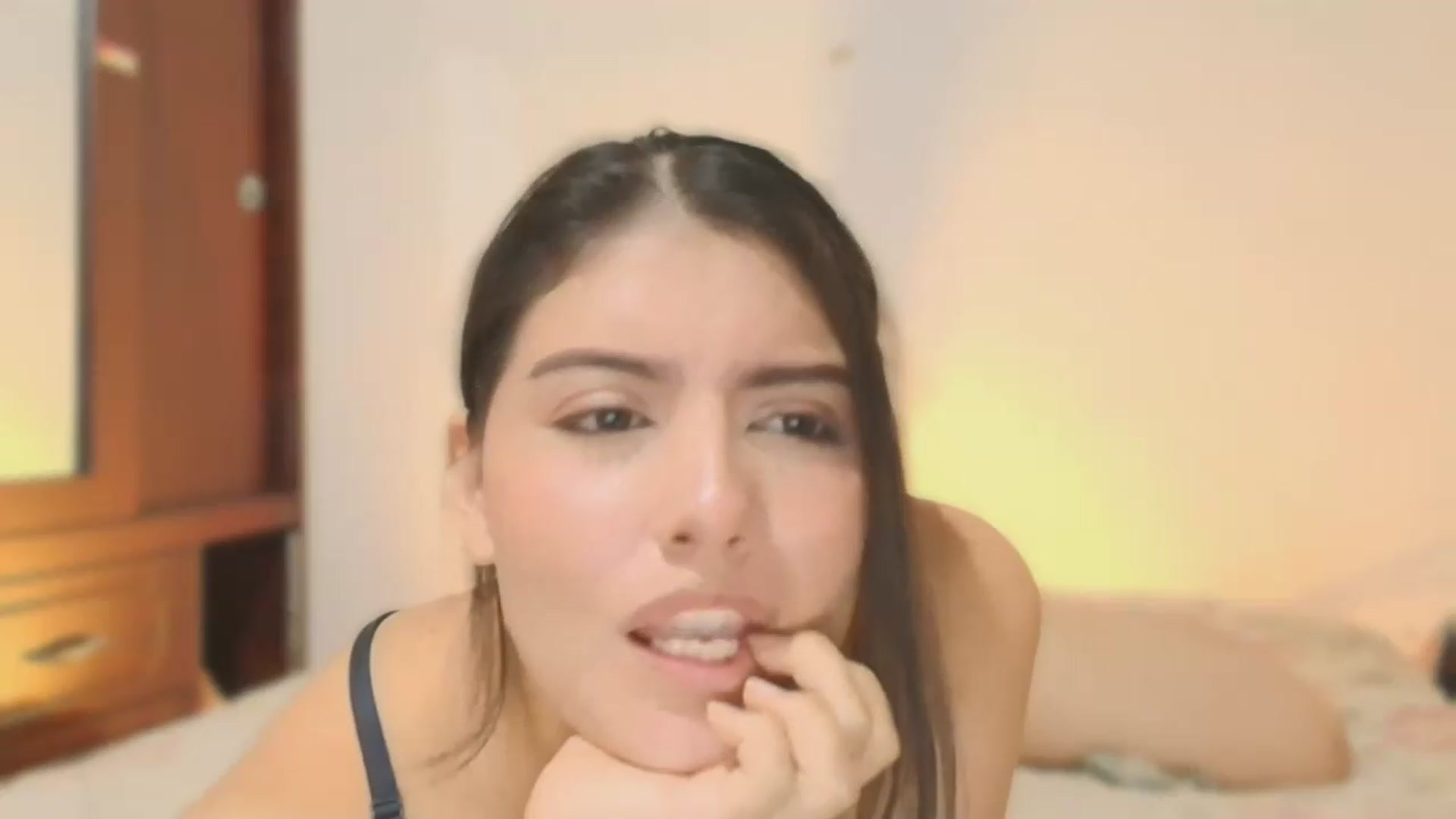 Gallery image thumbnail from Alaijamas's myfreecams stream on, 08/21/2026, 24:16 image 5 of 20