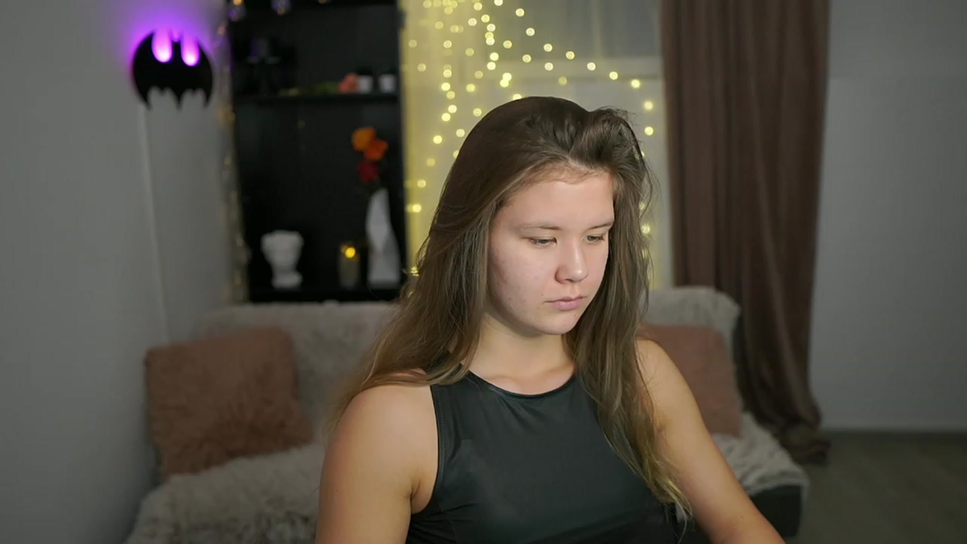 Gallery image thumbnail from Alaina__Fox's myfreecams stream on, 02/03/2024, 13:19 image 14 of 20