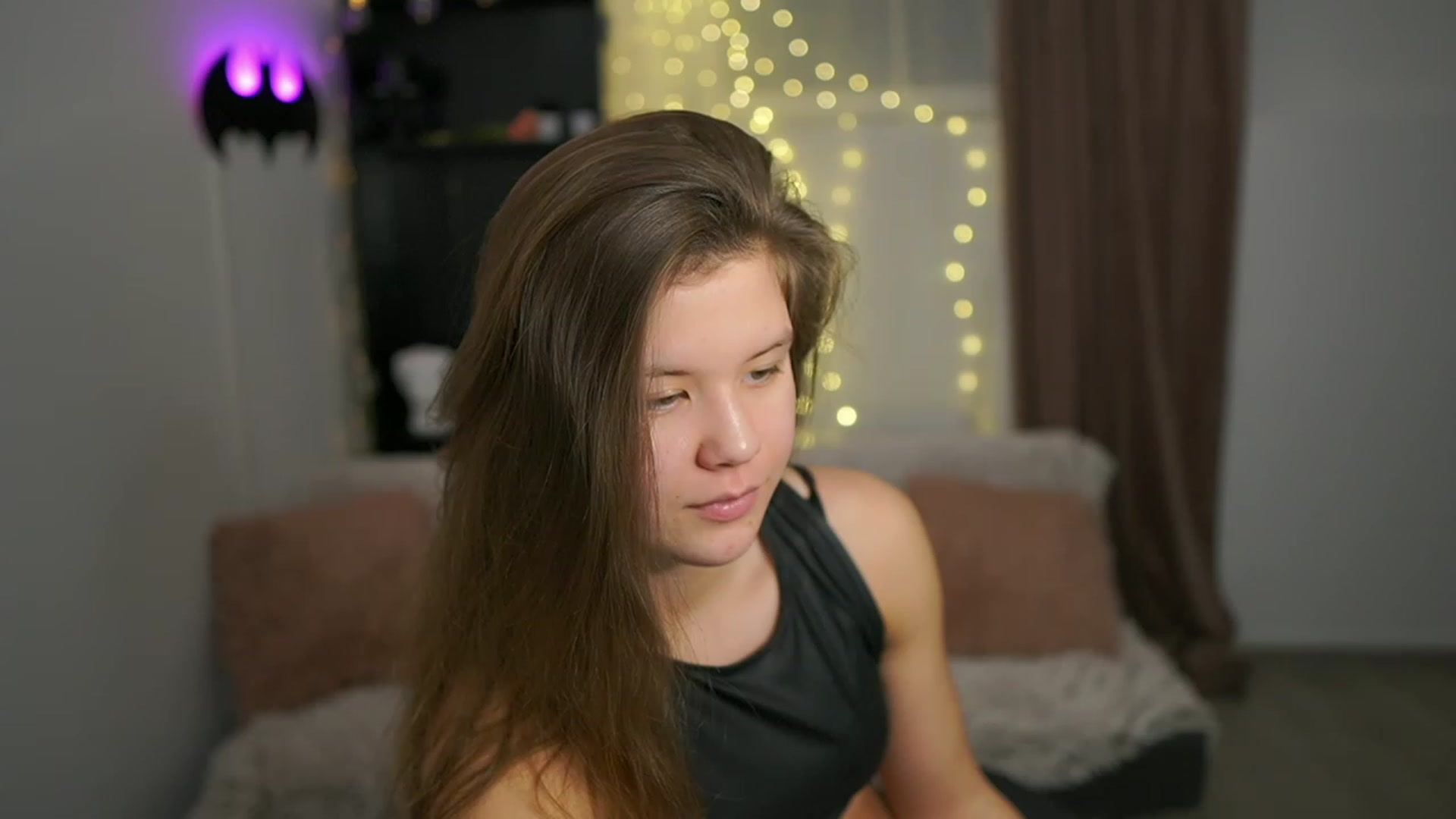 Gallery image thumbnail from Alaina__Fox's myfreecams stream on, 02/03/2024, 13:19 image 1 of 20