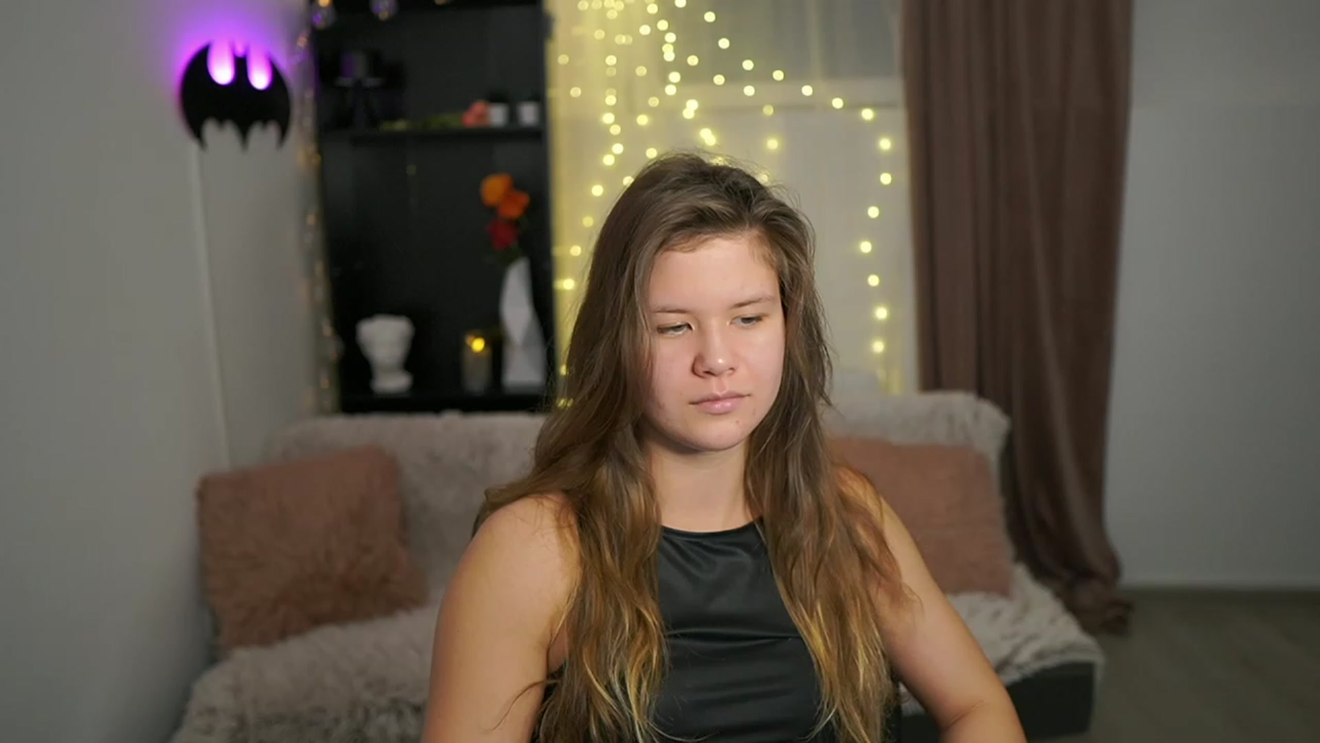 Gallery image thumbnail from Alaina__Fox's myfreecams stream on, 02/03/2024, 14:29 image 4 of 20