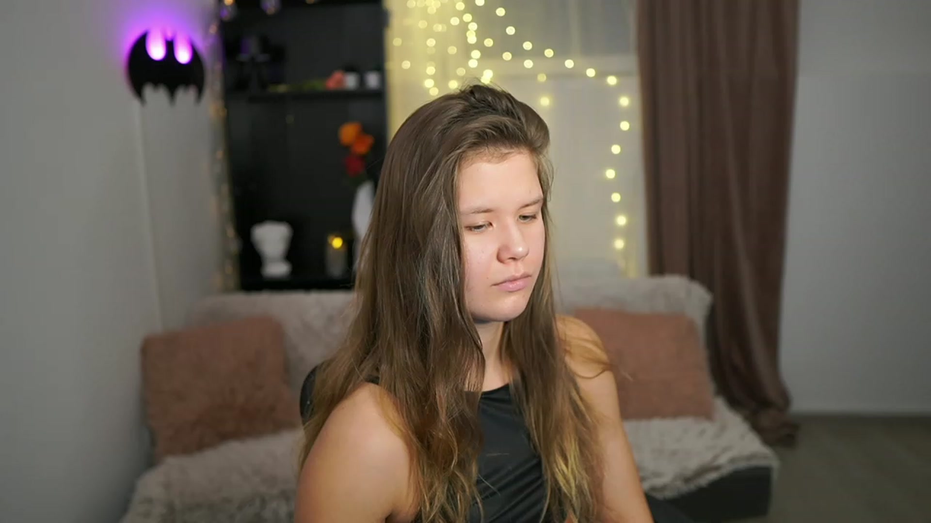 Gallery image thumbnail from Alaina__Fox's myfreecams stream on, 02/03/2024, 14:29 image 17 of 20