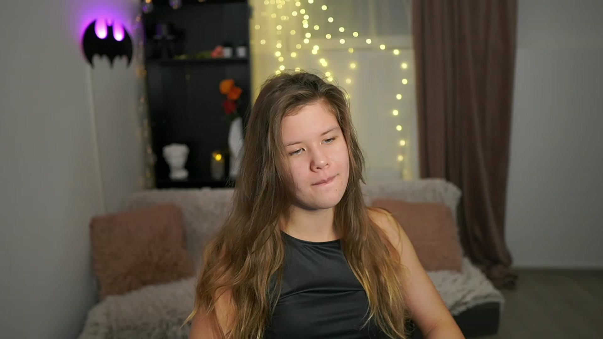 Gallery image thumbnail from Alaina__Fox's myfreecams stream on, 02/03/2024, 14:29 image 5 of 20