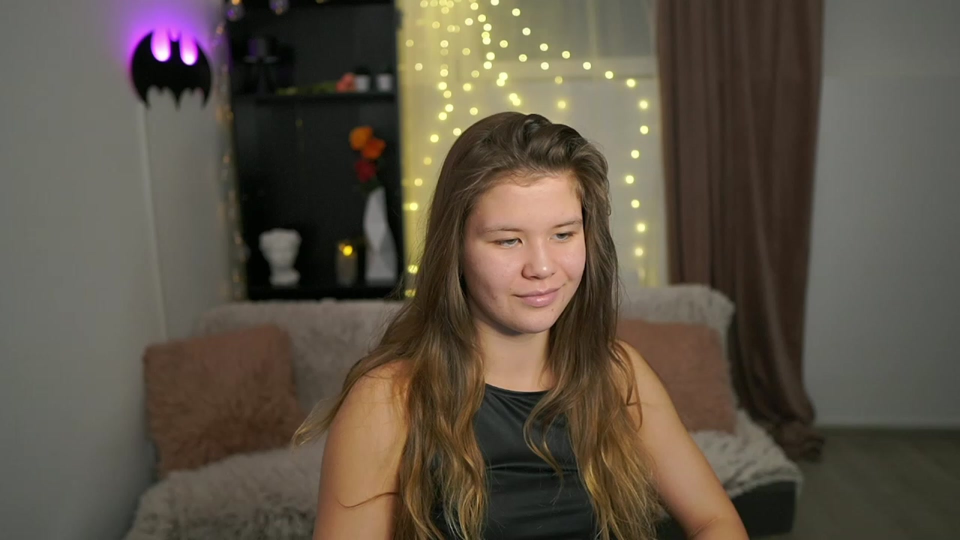 Gallery image thumbnail from Alaina__Fox's myfreecams stream on, 02/03/2024, 14:29 image 2 of 20