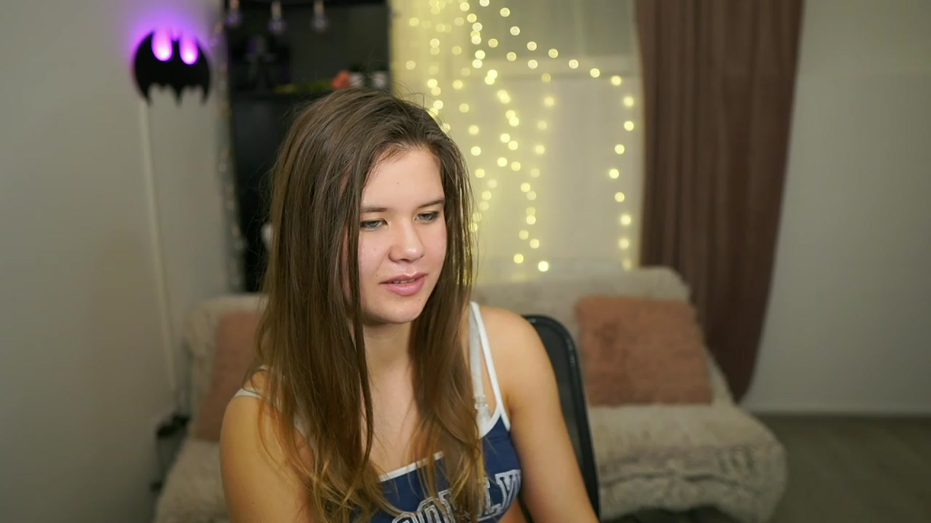 Gallery image thumbnail from Alaina__Fox's myfreecams stream on, 02/11/2024, 11:02 image 6 of 20