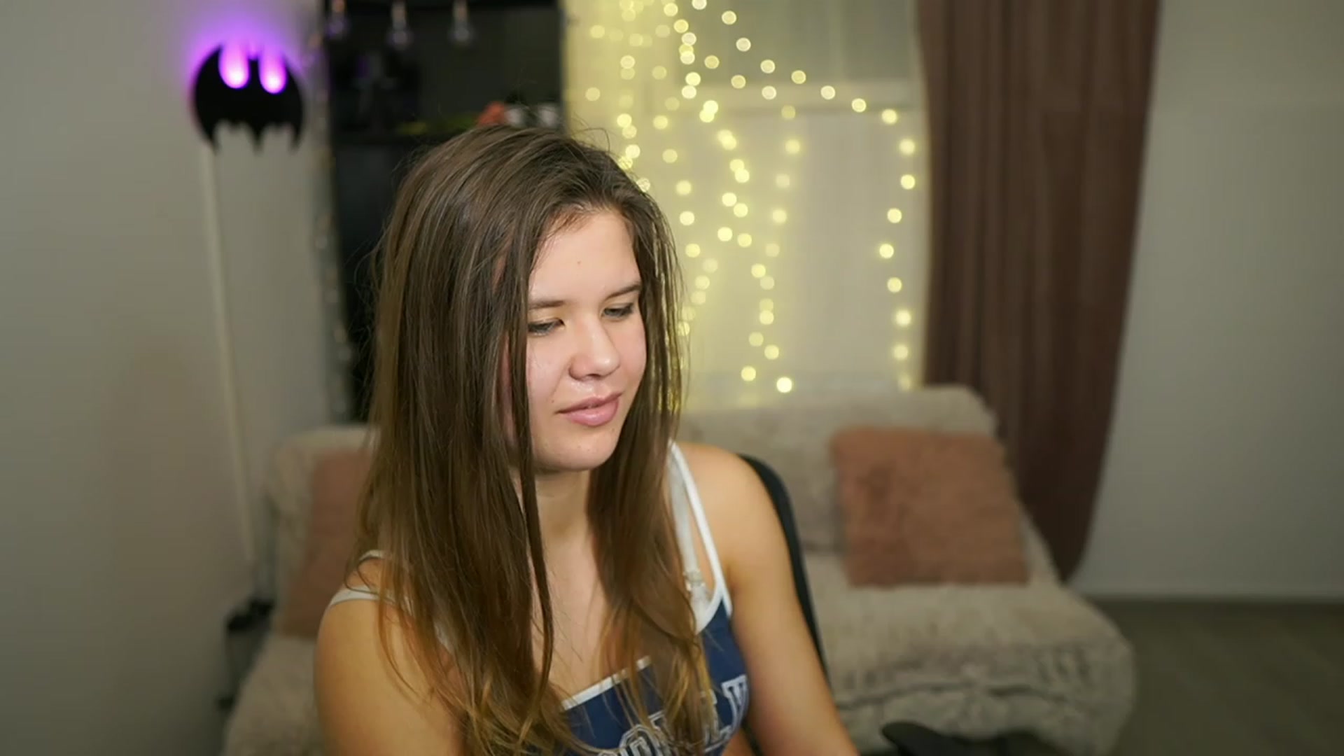 Gallery image thumbnail from Alaina__Fox's myfreecams stream on, 02/11/2024, 11:02 image 7 of 20