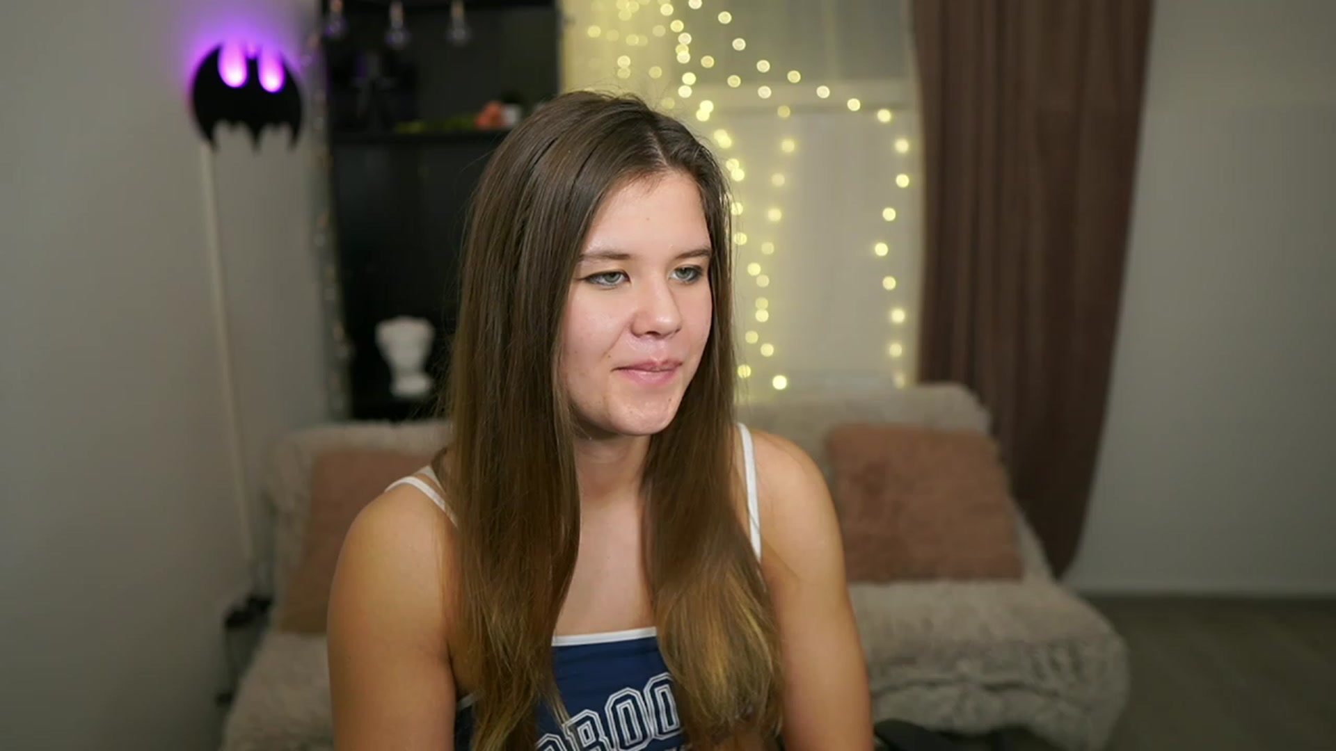 Gallery image thumbnail from Alaina__Fox's myfreecams stream on, 02/11/2024, 11:53 image 8 of 20