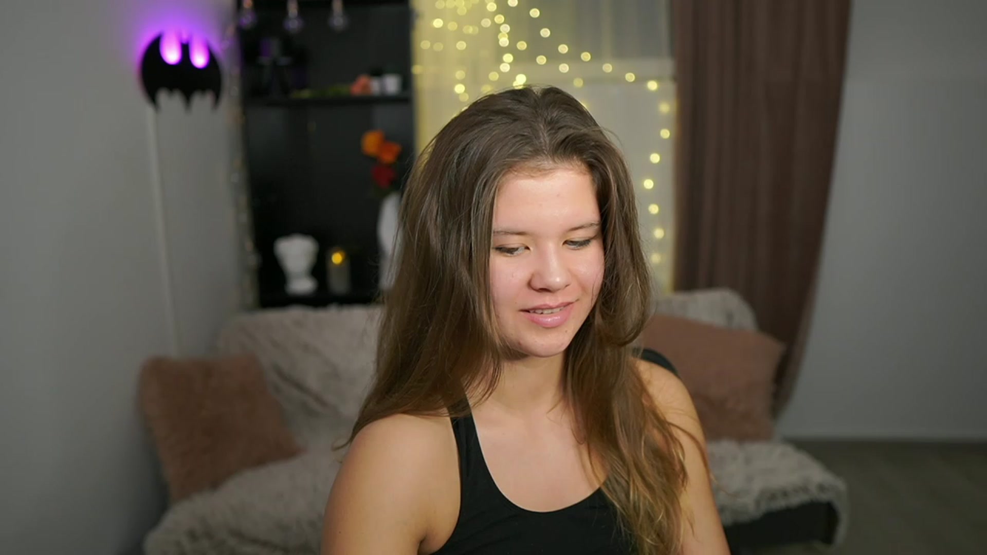 Gallery image thumbnail from Alaina__Fox's myfreecams stream on, 02/14/2024, 20:47 image 17 of 20