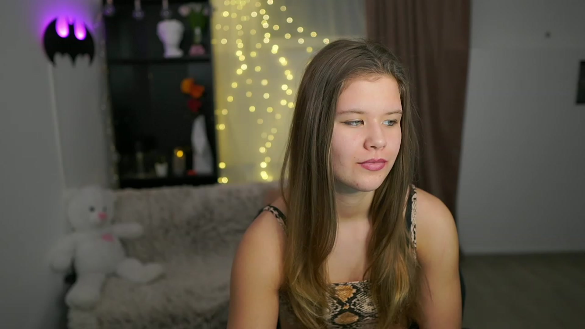 Gallery image thumbnail from Alaina__Fox's myfreecams stream on, 02/24/2024, 14:15 image 4 of 20