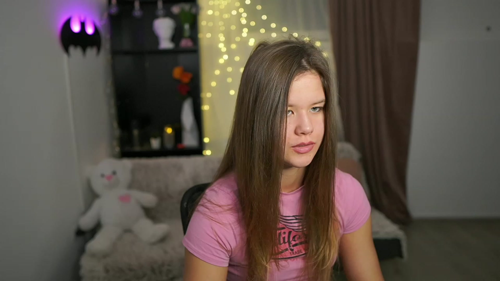 Gallery image thumbnail from Alaina__Fox's myfreecams stream on, 02/25/2024, 15:00 image 8 of 20
