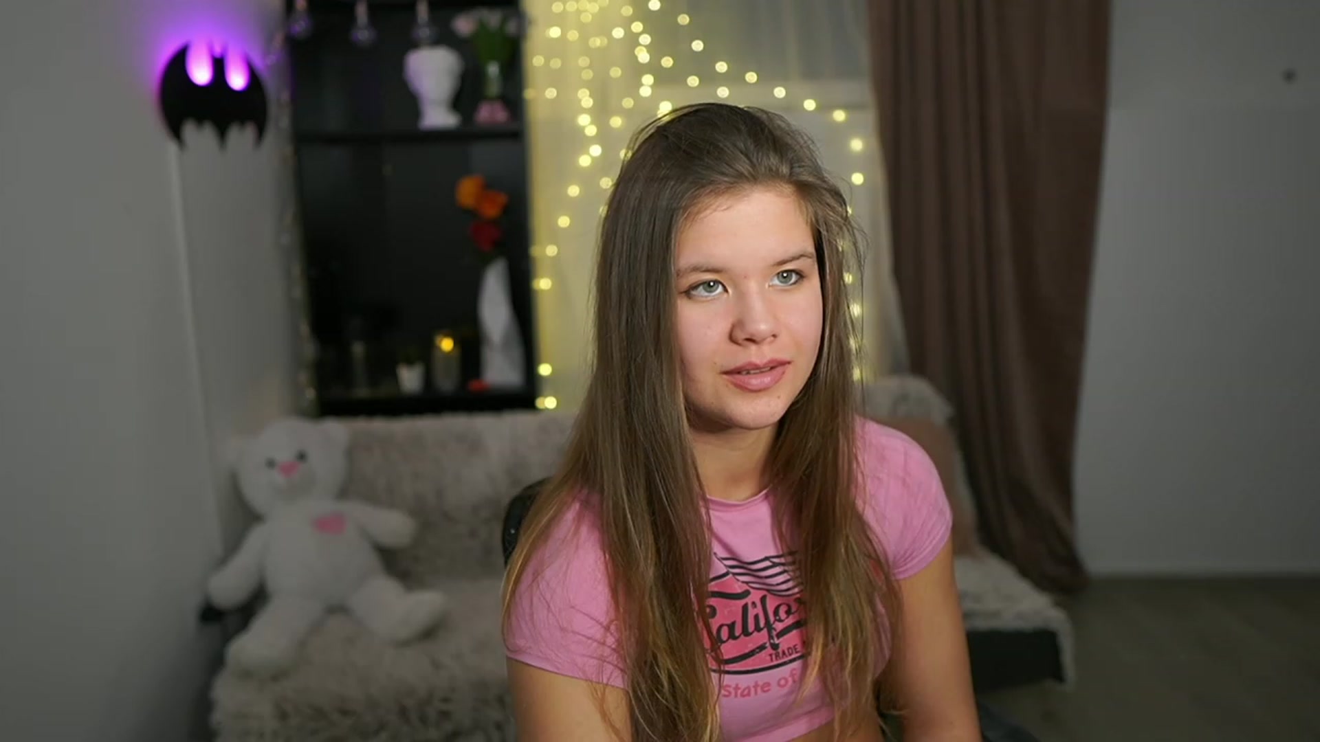 Gallery image thumbnail from Alaina__Fox's myfreecams stream on, 02/25/2024, 15:00 image 16 of 20