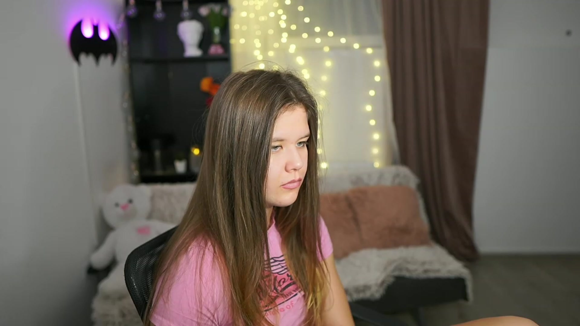 Gallery image thumbnail from Alaina__Fox's myfreecams stream on, 02/25/2024, 17:50 image 20 of 20