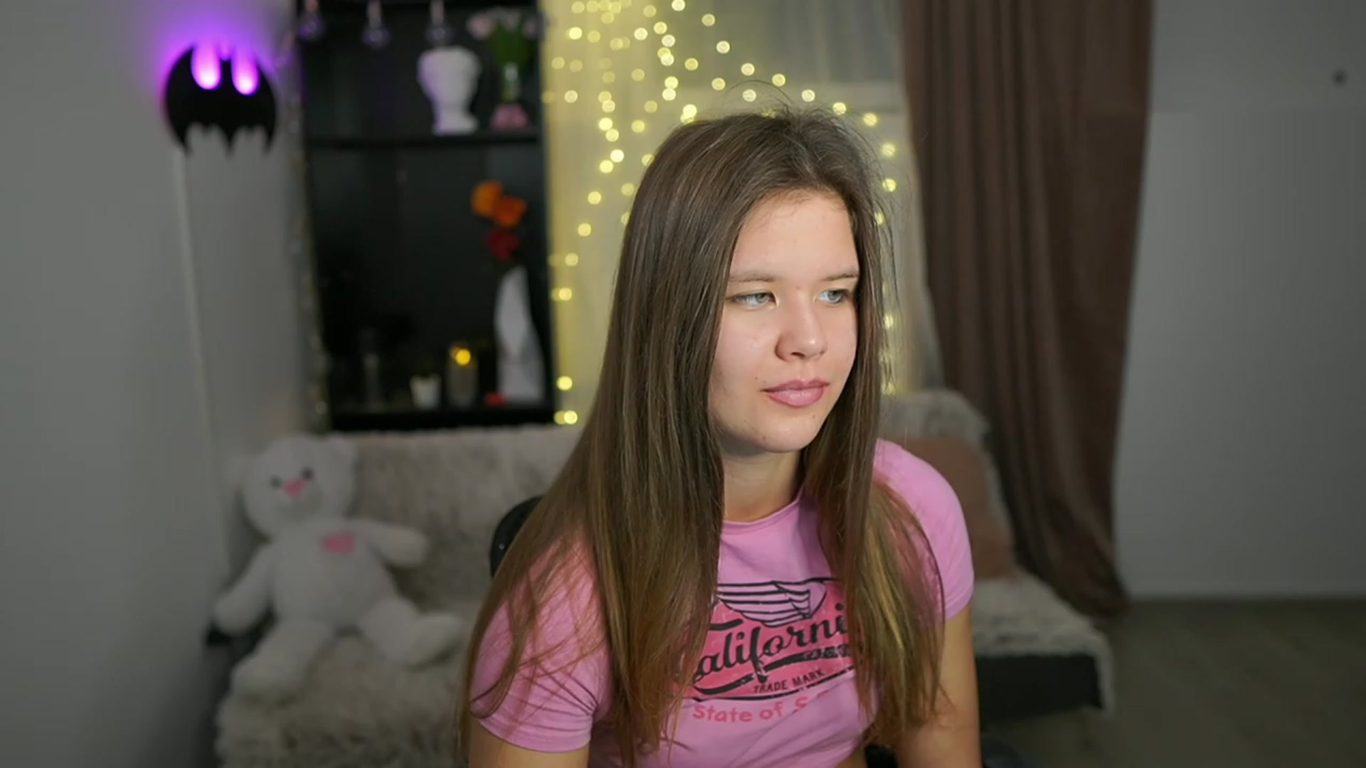 Gallery image thumbnail from Alaina__Fox's myfreecams stream on, 02/25/2024, 17:50 image 13 of 20