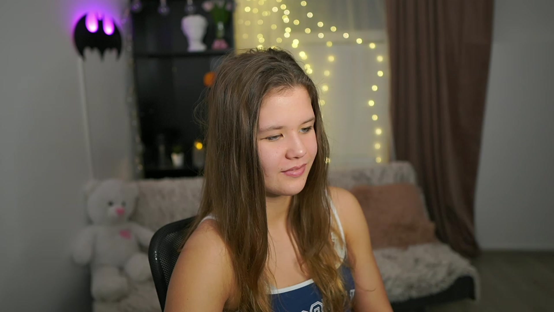 Gallery image thumbnail from Alaina__Fox's myfreecams stream on, 02/26/2024, 21:03 image 15 of 20