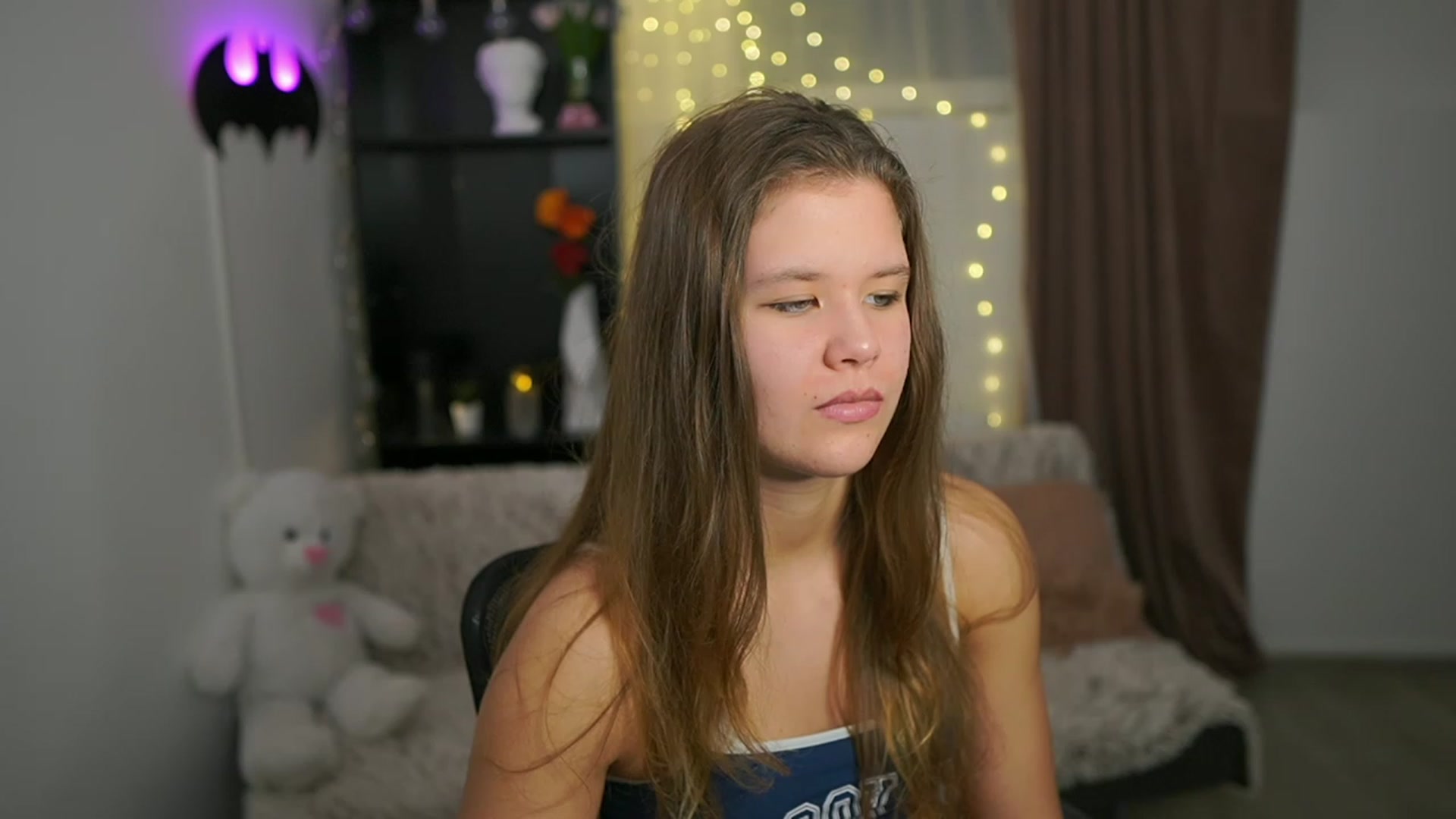 Gallery image thumbnail from Alaina__Fox's myfreecams stream on, 02/26/2024, 21:03 image 10 of 20