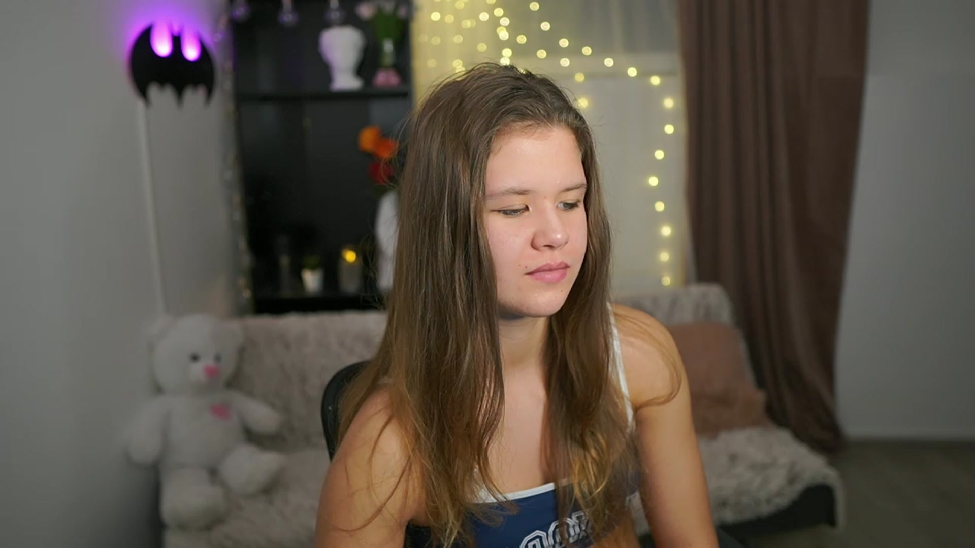 Gallery image thumbnail from Alaina__Fox's myfreecams stream on, 02/26/2024, 21:03 image 11 of 20