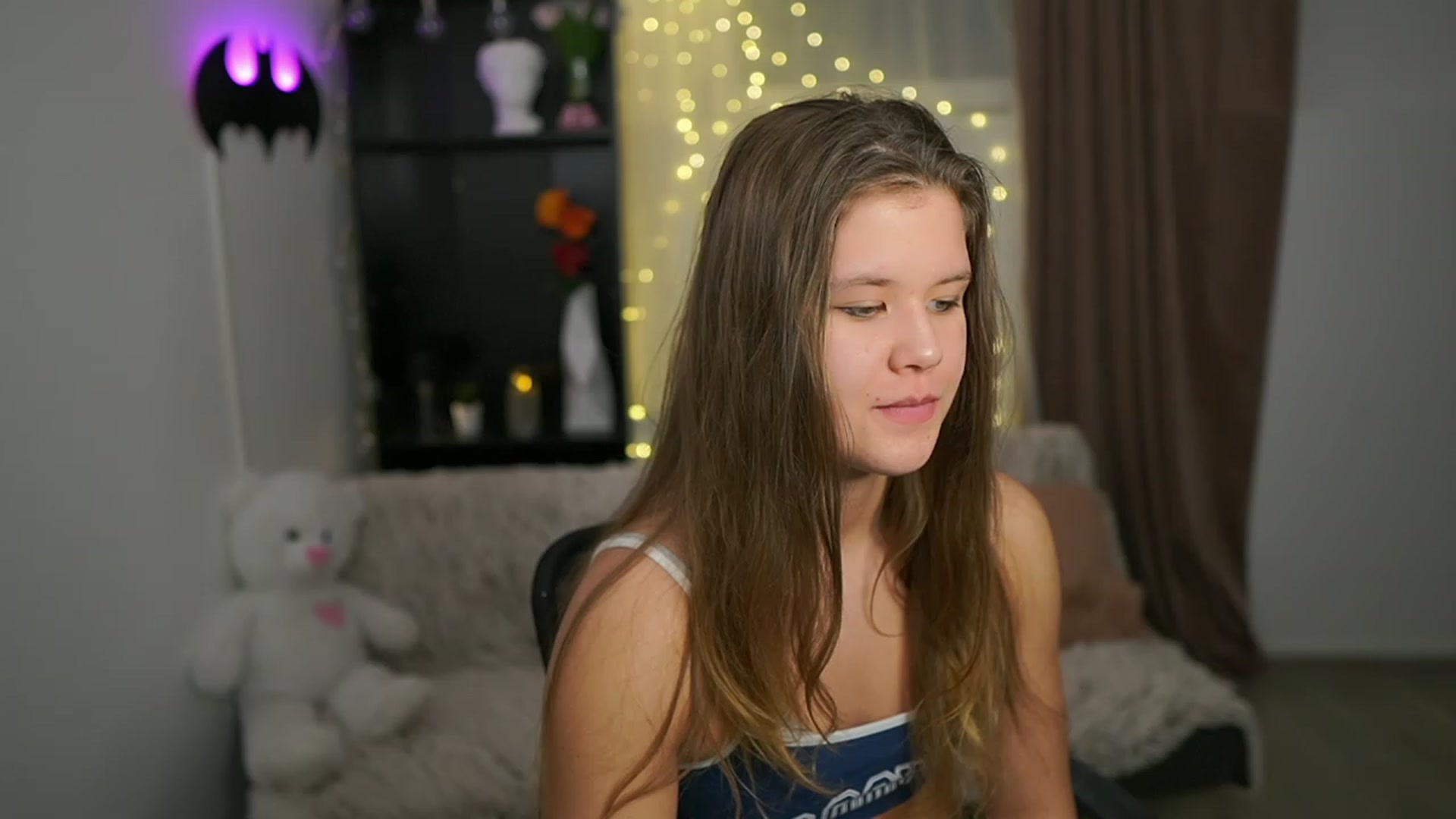 Gallery image thumbnail from Alaina__Fox's myfreecams stream on, 02/26/2024, 22:50 image 12 of 20