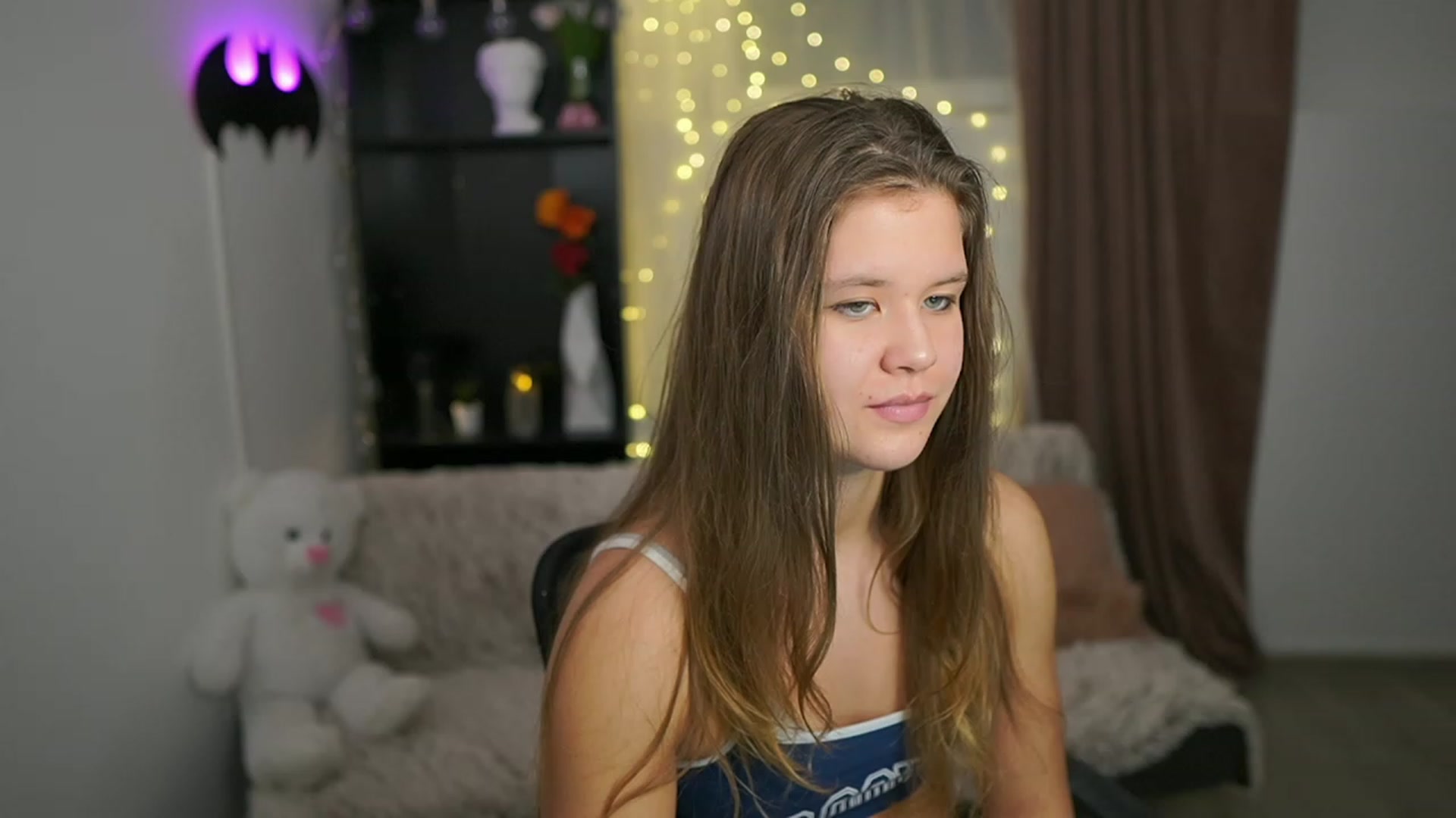 Gallery image thumbnail from Alaina__Fox's myfreecams stream on, 02/26/2024, 22:50 image 13 of 20