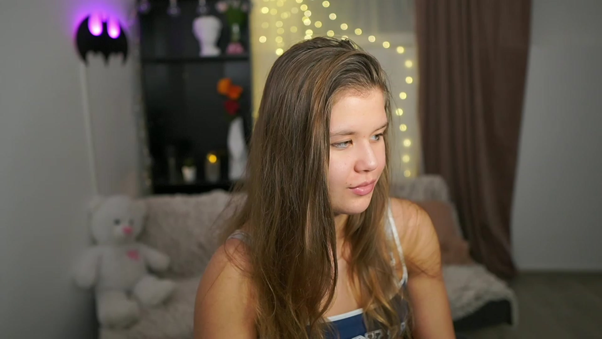 Gallery image thumbnail from Alaina__Fox's myfreecams stream on, 02/27/2024, 24:54 image 4 of 20