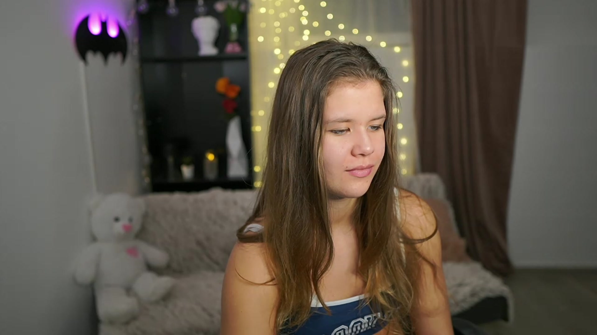 Gallery image thumbnail from Alaina__Fox's myfreecams stream on, 02/27/2024, 24:54 image 18 of 20