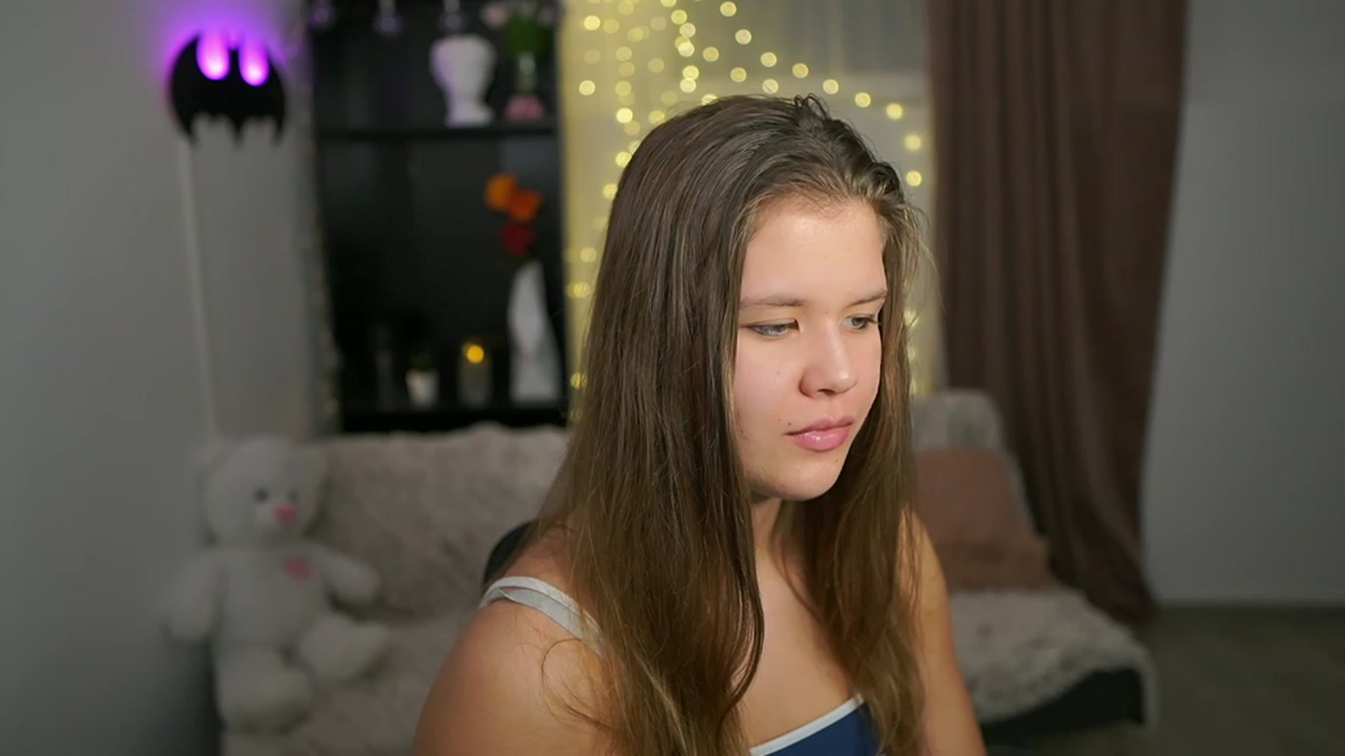 Gallery image thumbnail from Alaina__Fox's myfreecams stream on, 02/27/2024, 24:54 image 9 of 20