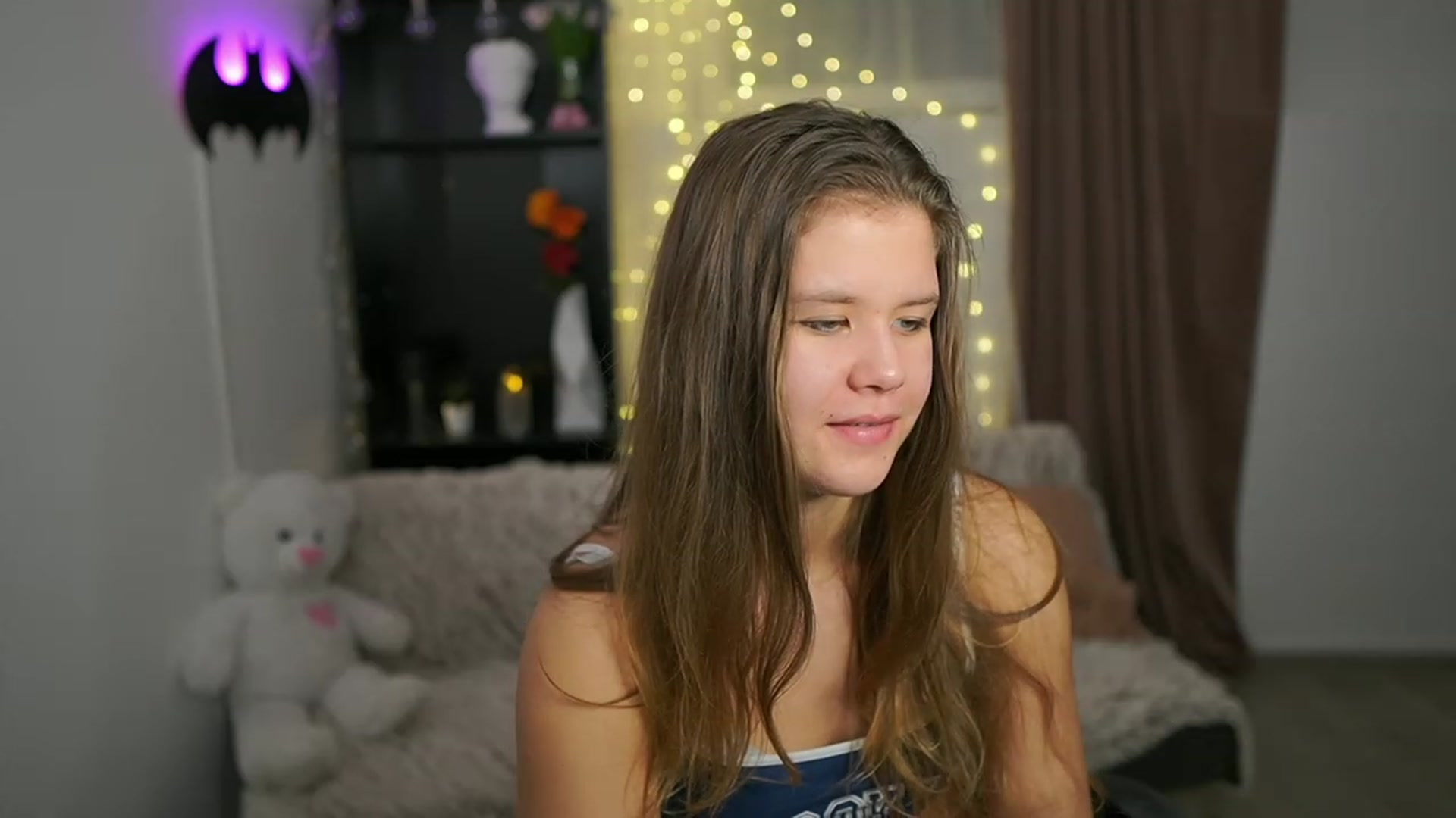 Gallery image thumbnail from Alaina__Fox's myfreecams stream on, 02/27/2024, 24:54 image 19 of 20
