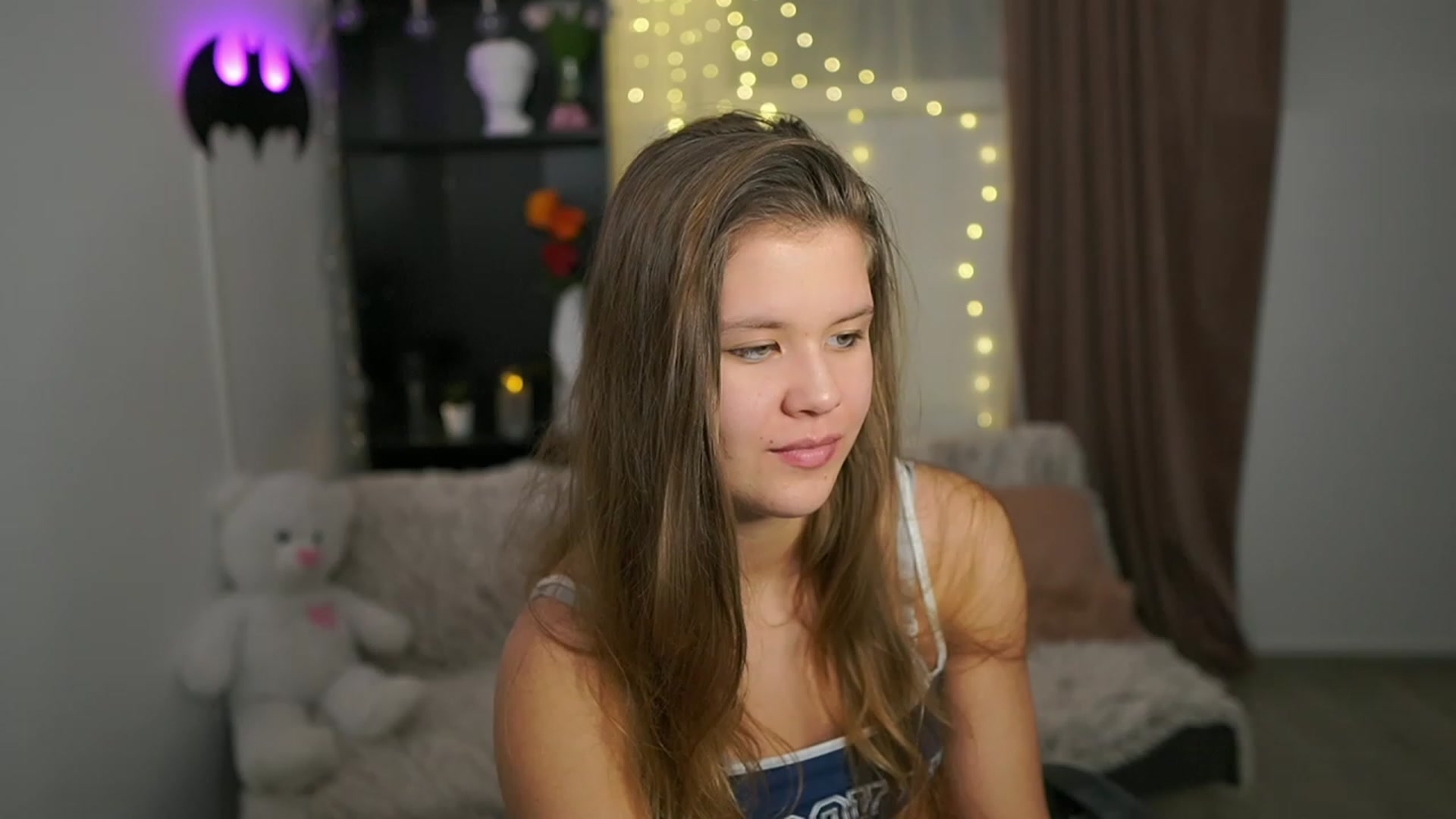 Gallery image thumbnail from Alaina__Fox's myfreecams stream on, 02/27/2024, 24:54 image 3 of 20